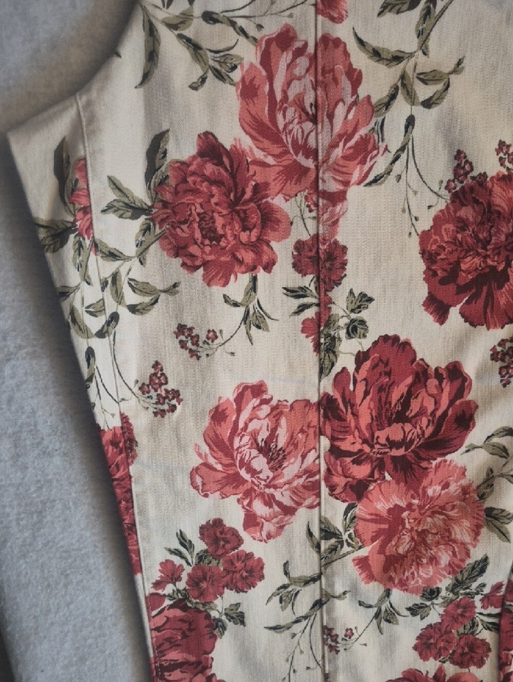 Women Ava & Viv Cream Floral Print Jeans with Red Roses - Picture 5 of 9